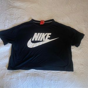 Nike Cropped Tee